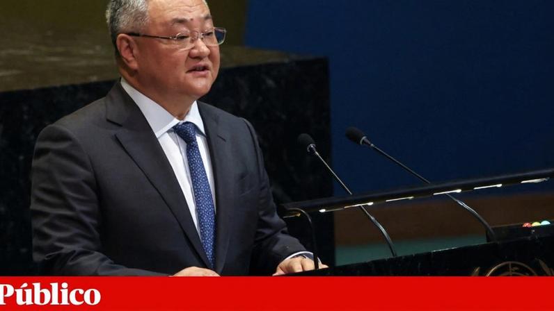 Embaixador da China na ONU, Fu Cong, discursando, quinta-feira, na Assembleia Geral sobre o fracasso do Conselho de Segurança para passar uma resolução sobre o estreito de Ormuz