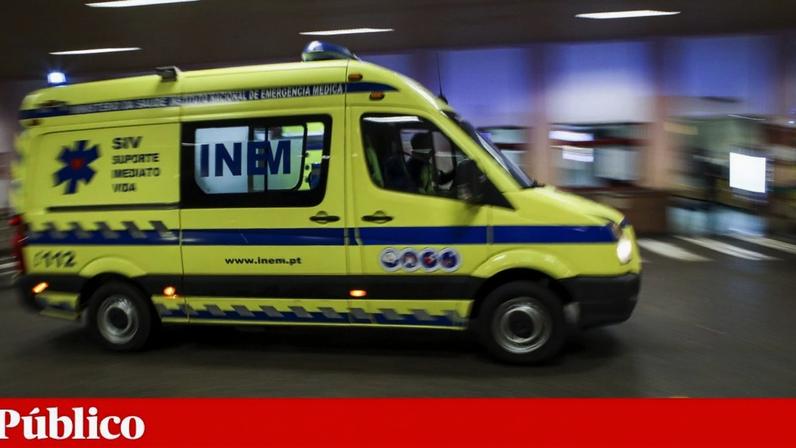 No local estiveram elementos dos bombeiros do Porto, da corporação de Sapadores e o INEM