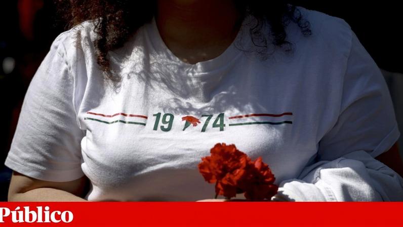 Moedas vê petição contra desvalorização do 25 de Abril como ataque político