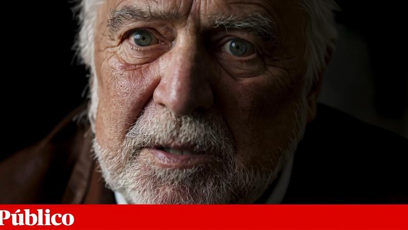 Manuel Alegre alerta que a liberdade é minada por dentro, não por tanques