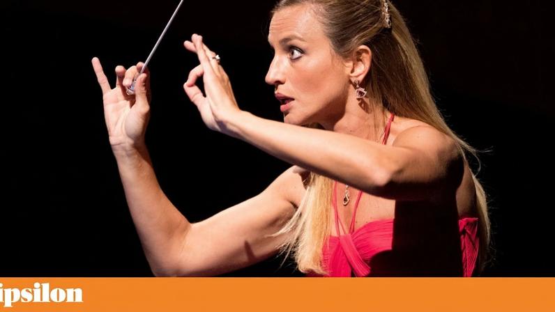 Beatrice Venezi, apoiante de Giorgia Meloni, foi despedida da La Fenice