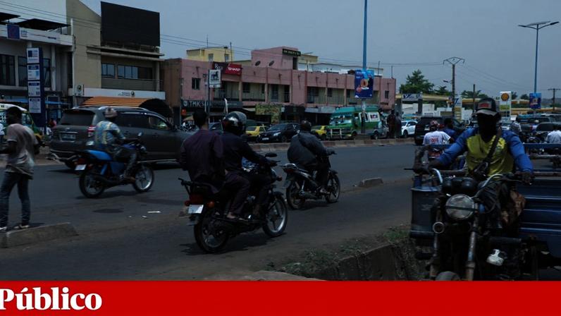 A situação em Bamaco era, esta segunda-feira, de relativa normalidade, mas jihadistas em motocicletas foram vistos em plena luz do dia a circular nos arredores da capital maliana