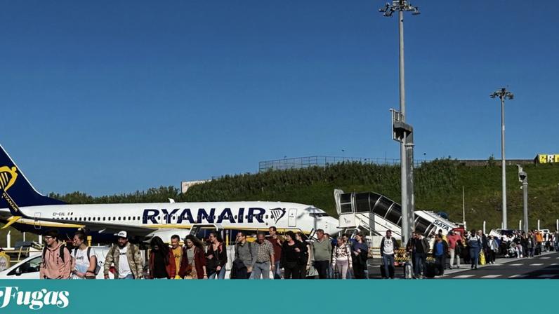Ryanair encerra operações nos Açores; aluguer de carros prevê quebra de 30%