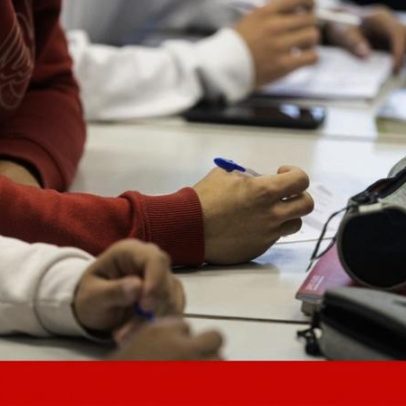 Ministério ordena escolas suspenderem com associação acusada de vender cursos