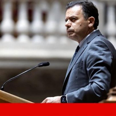 Leis laborais em impasse; Montenegro afirma que o país não vai acabar sem reforma