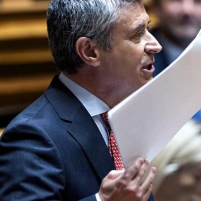 José Luís Carneiro questiona impostos em combustível: quase 45 euros por 50 litros