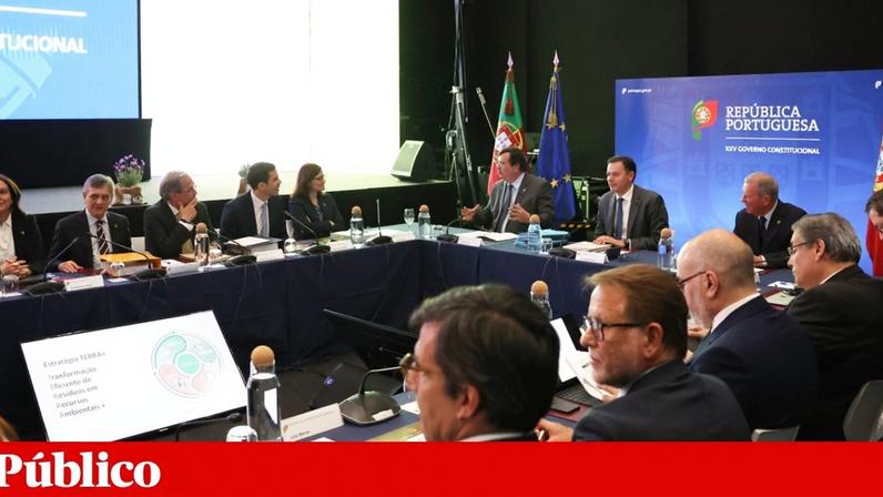 Montenegro anuncia 80 milhões em apoios à agricultura e compara-se a Cavaco