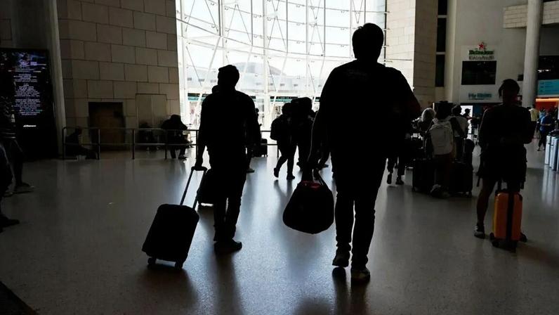 Recolha de biometria volta a ser suspensa nos principais aeroportos