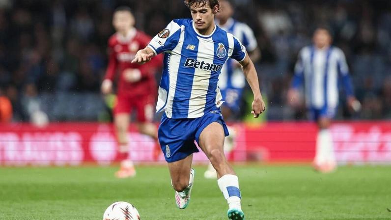 Rodrigo Mora não joga desde a partida em casa com o Estugarda