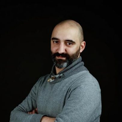 Imposto de faz de conta e apoio na gaveta em foco