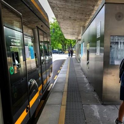 Quem não tem passe sente que o metrobus do Porto já não é grátis