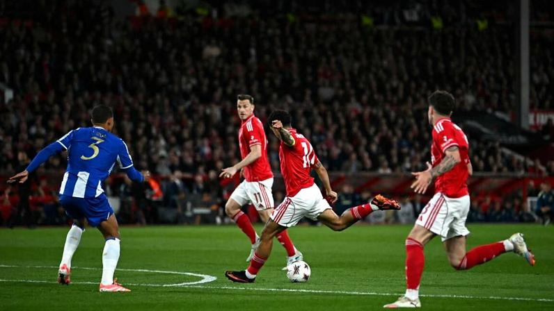 Porto eliminado da Liga Europa após derrota em casa frente ao Nottingham Forest