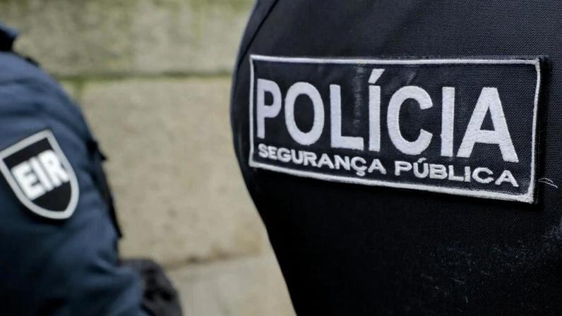 PSP deteve homem que ameaçava pessoas com um x-ato para lhes extorquir dinheiro