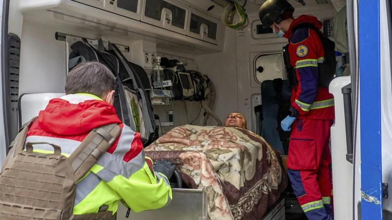 Novos ataques aéreos na Ucrânia deixam pelo menos dez mortos