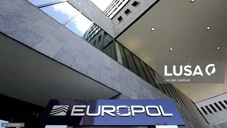 Europol desmantela rede que transportava vietnamitas para a Europa