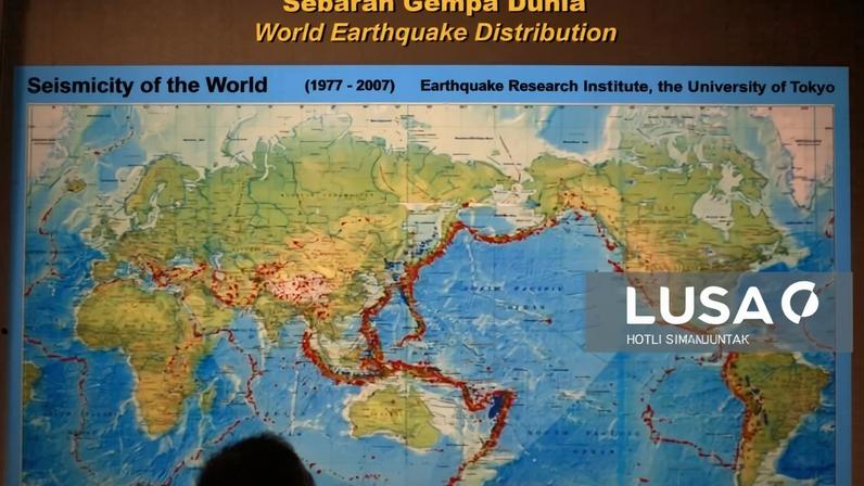 Ao menos uma vítima mortal na Indonésia após sismo de 7,4 com alerta de tsunami