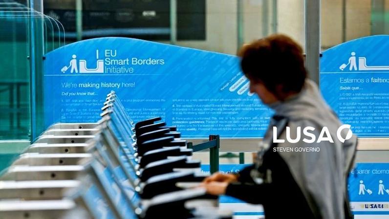 Novo sistema europeu de controlo fronteiriço entra plenamente em vigor sexta-feira