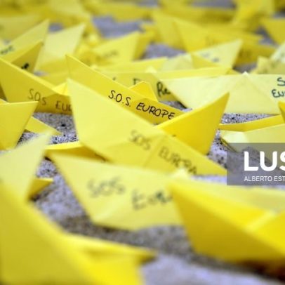 Naufrágio no Mediterrâneo deixa dois mortos e 71 desaparecidos, diz organização alemã