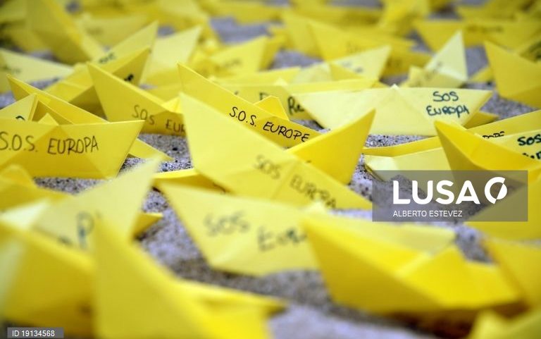 Naufrágio no Mediterrâneo deixa dois mortos e 71 desaparecidos, diz organização alemã