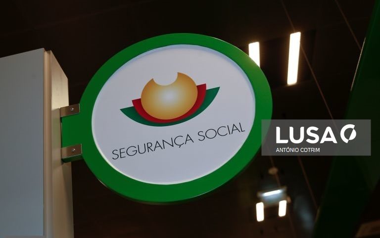 Governo adia pagamentos à Segurança Social para transportes de mercadorias