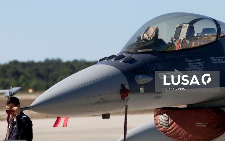 Caças F-16 da Roménia acionados após aviso de drones