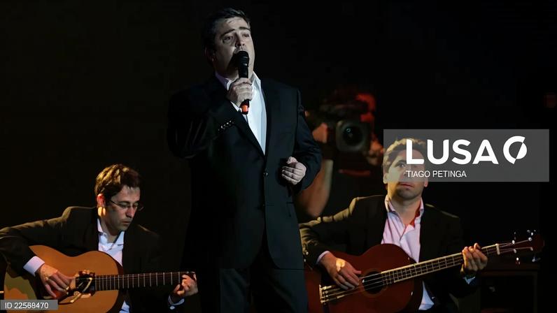 Fadistas Hélder e Pedro Moutinho propõem tertúlia com Poetas Convidados” em palco