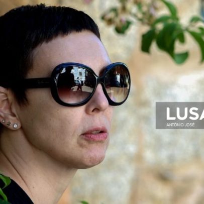 Adriana Calcanhotto com quatro datas em Portugal em outubro, voz e violão