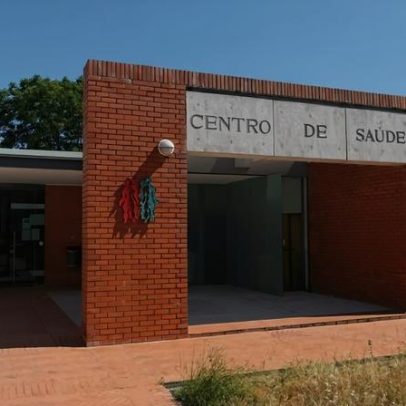 Centros de saúde devem oferecer marcação online e pedidos de receitas, estudo