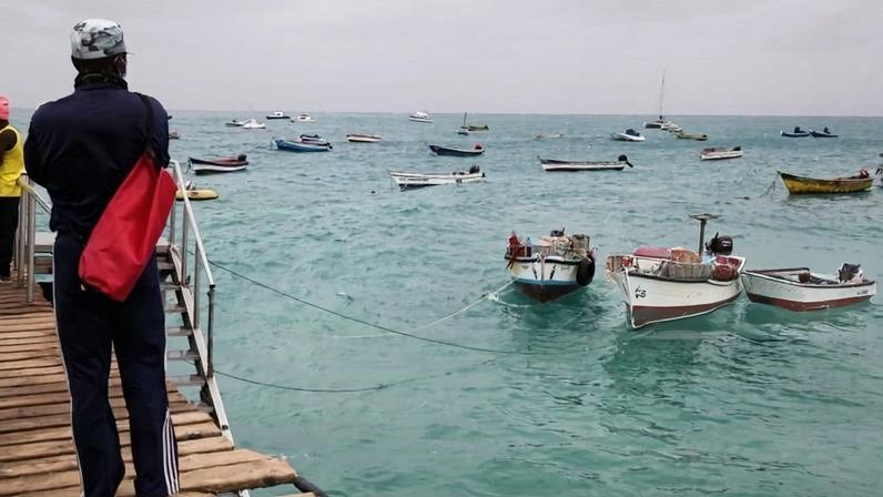 Cabo Verde aprova diploma que obriga monitorização por satélite de embarcações de pesca