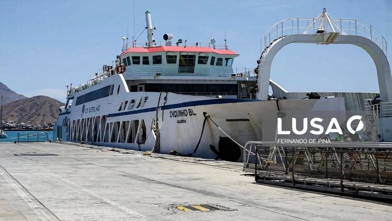 Ondas agitadas suspendem viagens entre ilhas em Cabo Verde