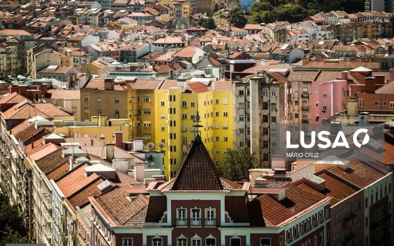 Euribor desce a três meses e sobe a seis e a doze meses