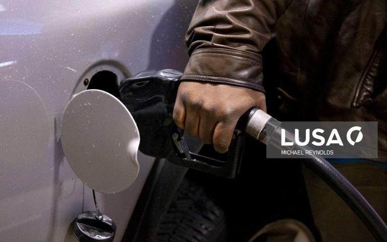 Preço dos combustíveis sobe 5% em Cabo Verde em abril