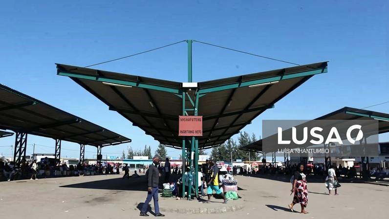 Governo moçambicano entrega 100 autocarros a 15 autarquias na segunda-feira