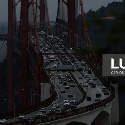 Trânsito cortado na Ponte 25 de Abril no sentido sul-norte devido a acidente