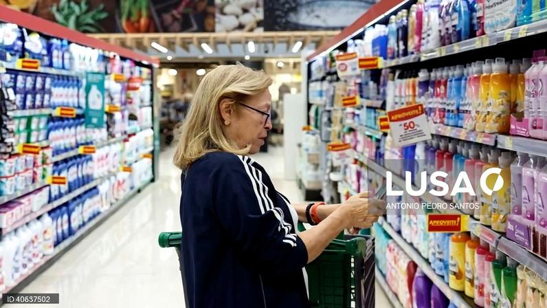 PS propõe ao Governo baixar impostos nos combustíveis e IVA zero no cabaz alimentar