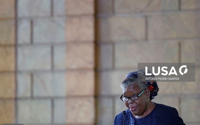 Paulina Chiziane recebe distinção e orgulho nacional