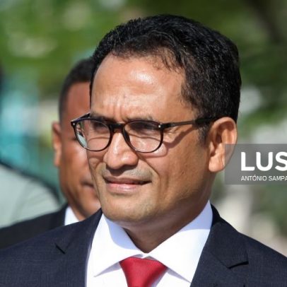 Timor-Leste espera chegar este mês combustível comprado por ajuste direto