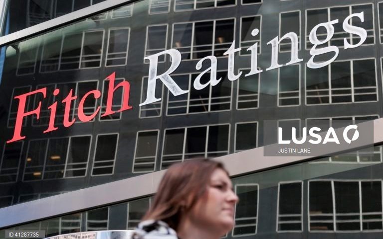Fitch eleva a perspetiva de Cabo Verde para positiva e mantém rating B