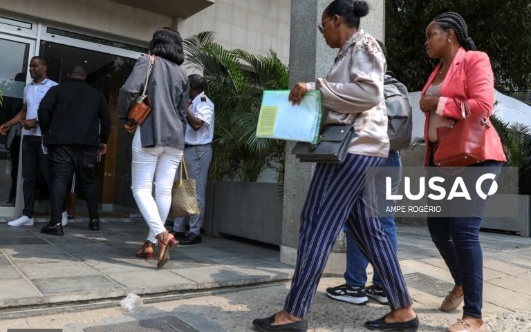 Parlamento promete políticas para inserir estudantes formados no exterior
