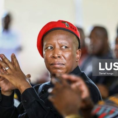Apoiantes de Julius Malema protestam antes da leitura da sentença