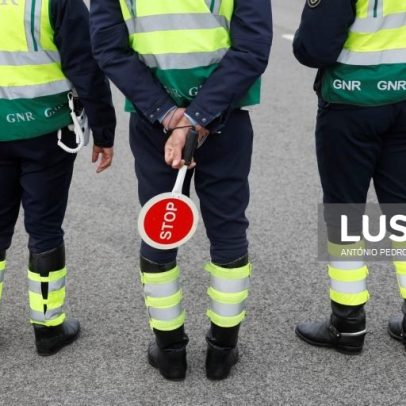 GNR regista mais de 4.100 infrações por telemóvel ao volante em três meses