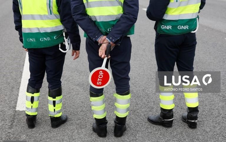 Mais de 4.100 infrações por uso de telemóvel ao volante em três meses – GNR