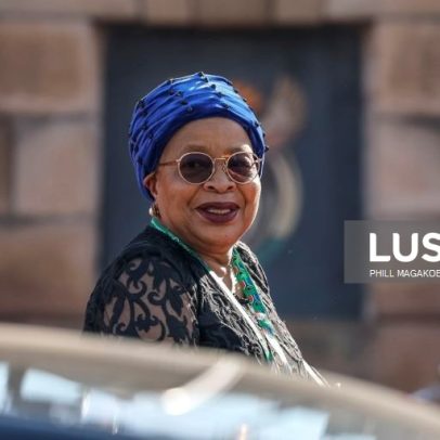 Graça Machel critica contratação de empreiteiros internacionais em Moçambique