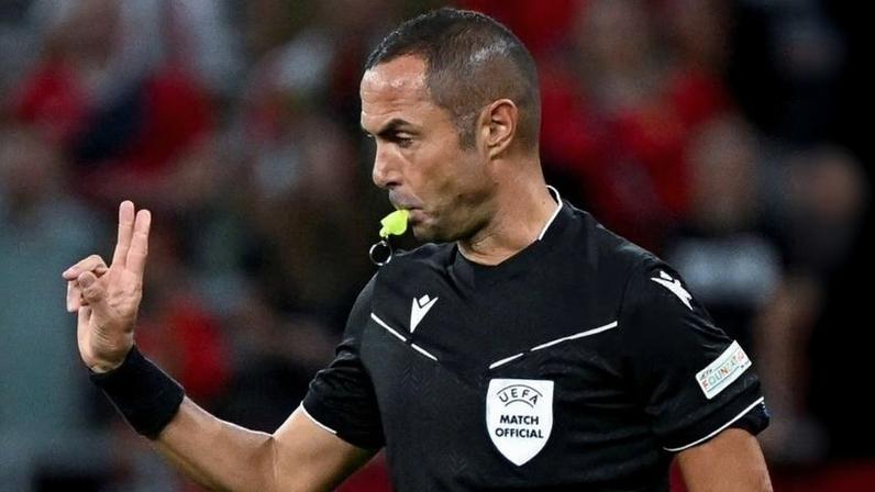 Marco Guida apita a receção do FC Porto ao Nottingham Forest