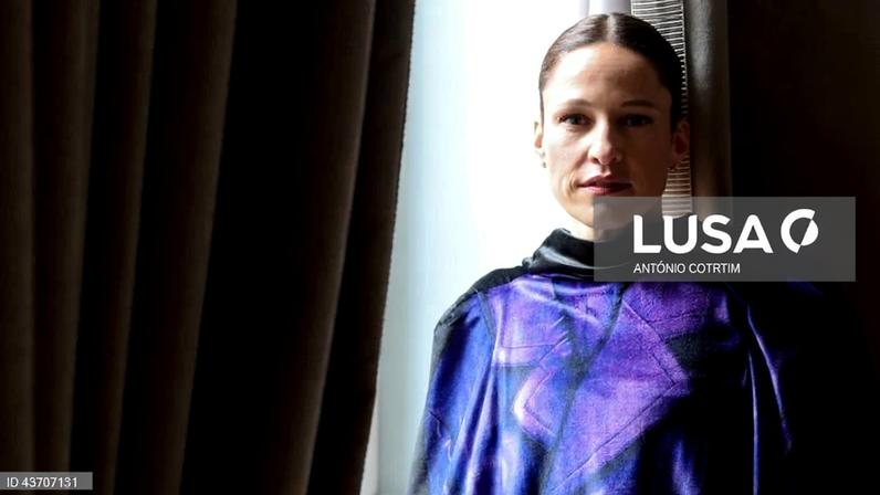 Carminho apresenta seu novo álbum em mais de 40 espetáculos