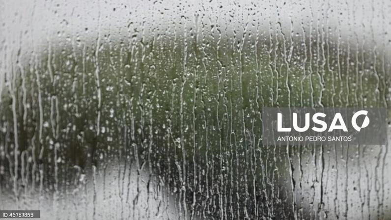 Continente sob aviso amarelo pela chuva, Madeira a laranja por ondas e vento