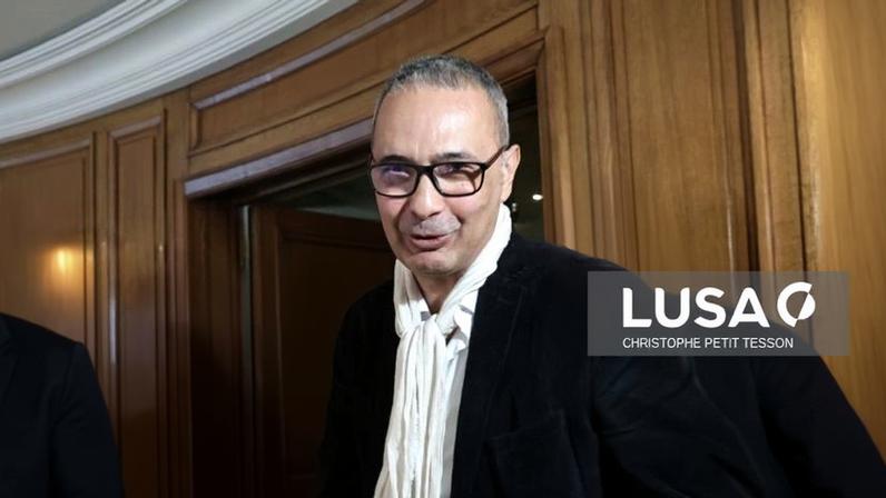 Escritor franco-argelino exilado em França condenado a três anos de prisão efetiva na Argélia