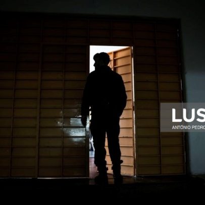 Ex-guarda prisional condenado a pena suspensa de dois anos por corrupção passiva