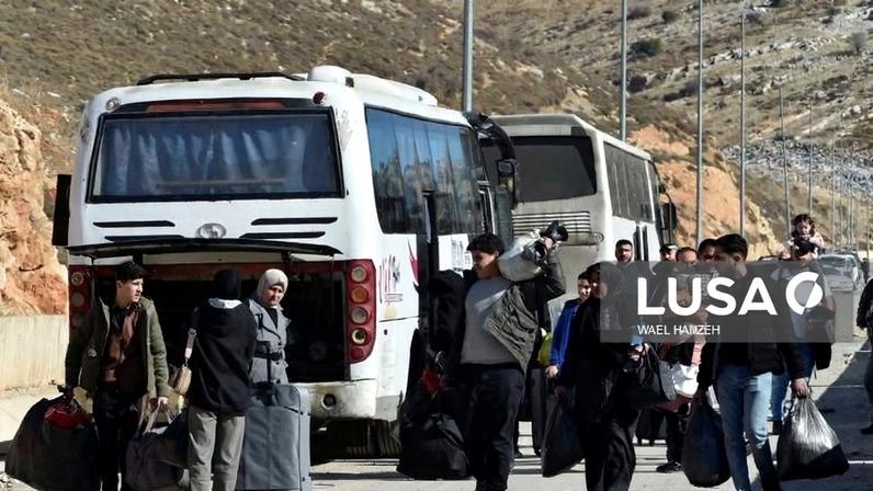 Israel pede evacuação de zona entre Síria e Líbano antes de ataques