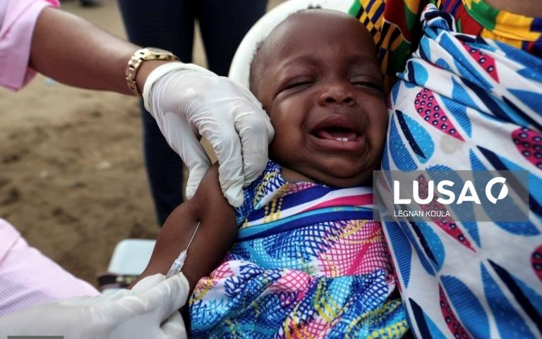 Vacinação em África evitou 19,5 milhões de mortes em 24 anos, diz OMS
